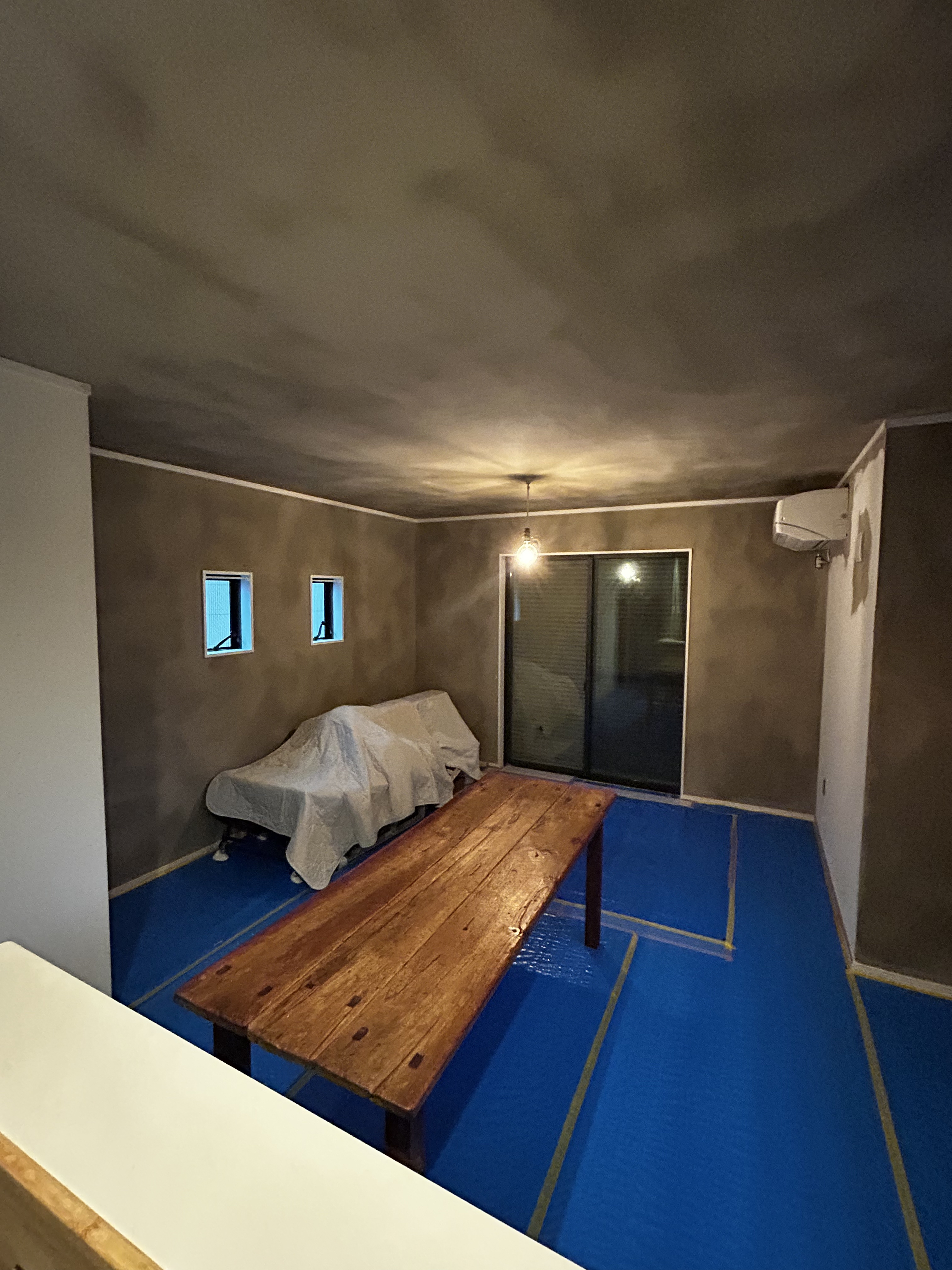 下地材を塗り終わったら乾燥に1日から2日かけます。