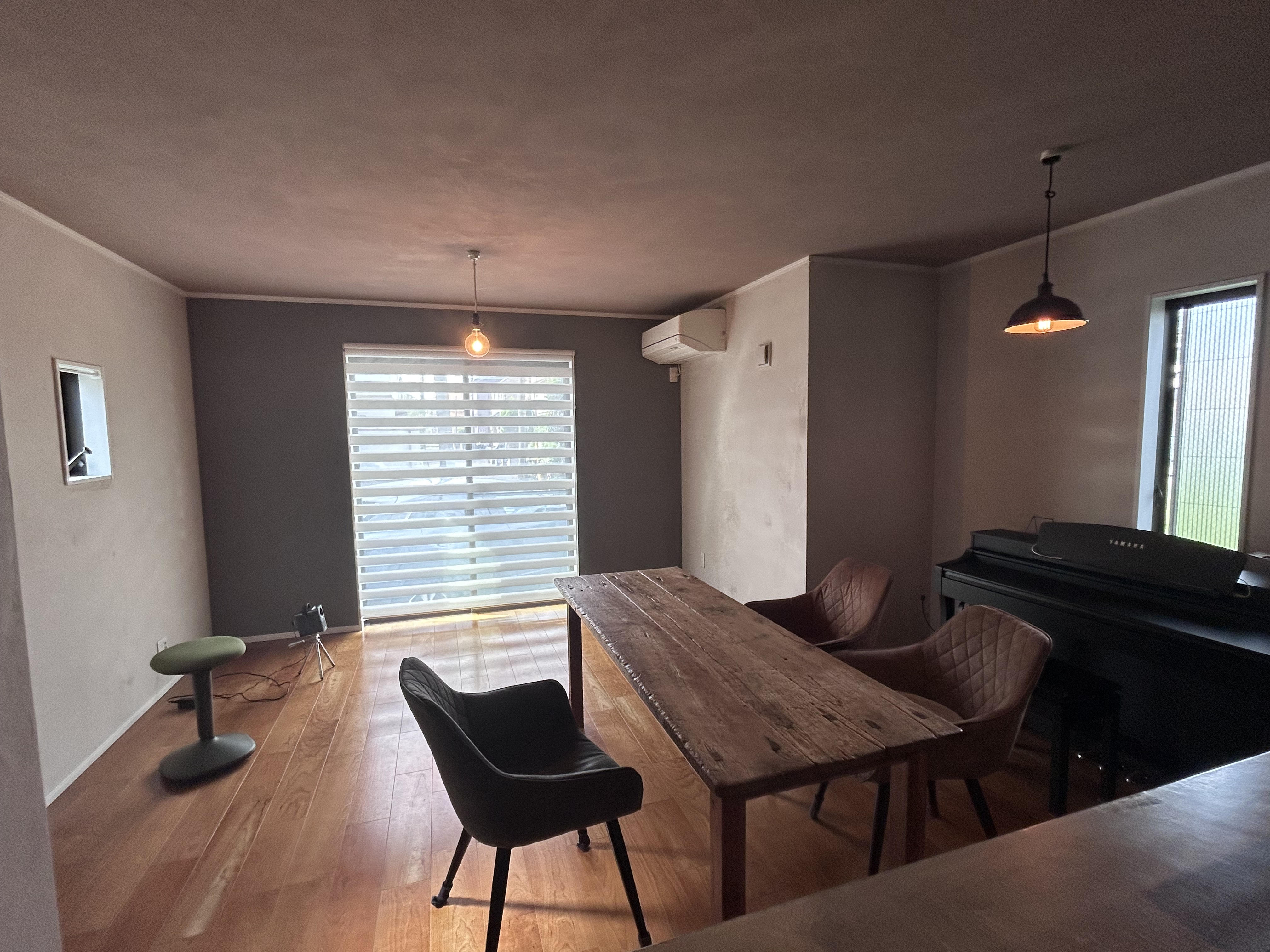 施工前対比：西面の小窓側